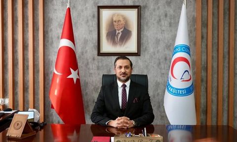 Sivas Cumhuriyet Üniversitesi Diş Hekimliği Öğrencileri 2025 DUS’ta Derece Aldı