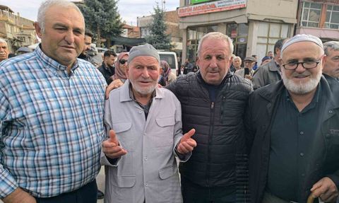 Şuhut'tan Umre Yolculuğu: Adaylar Dualarla Kutsal Topraklara Uğurlandı