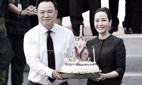 Tayland'ın Geleneksel Yüzen Fener Festivali