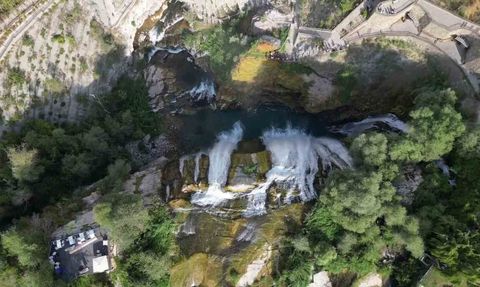 Tortum Şelalesi'nde Sonbahar Ziyaretçi Akını