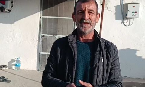 Tunceli'de Emekli Öğretmenin Yılanlarla Sıcak Sohbeti Gülümsetti