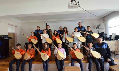 Tunceli'de Emniyetten Öğrencilere Eğitim ve Eğlence Programı