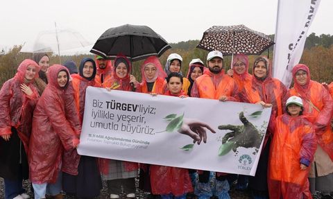 TÜRGEV Gençleri 11 Kasım’da 1111 Fidanla Yeşil Vatan İçin Kenetlendi