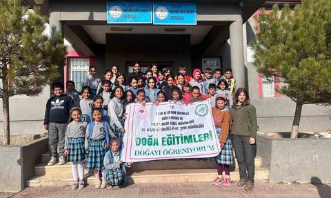 Tuzluca'da öğrencilere biyolojik çeşitlilik ve biyokaçakçılık eğitimi verildi