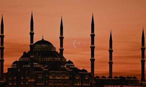 Üç Aylar Ne Zaman Başlıyor? Diyanet 2025-2026 Dini Günler Takvimi Açıklandı! İşte Recep, Şaban, Ramazan ve Kandil Tarihleri
