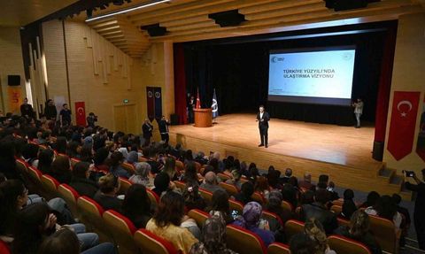 Ufest Gençlik Festivali "Türkiye Yüzyılında Ulaştırma" konferansıyla sona erdi