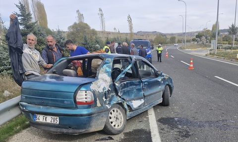 Uşak’ta Tır ve Otomobil Çarpışması: 1 Yaralı