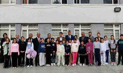 Vali Önder Bakan'dan 24 Kasım Öğretmenler Günü Mesajı