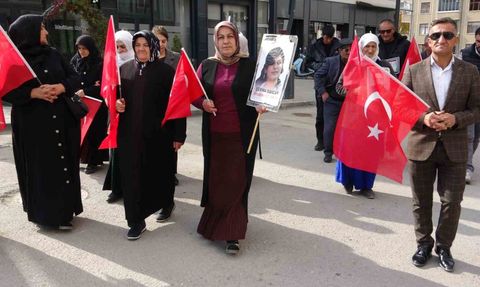 Van'da evlat nöbeti 112’nci haftasında