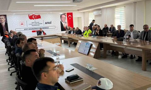 Van'da Kış Mevsimi İçin Trafik Tedbirleri Toplantısı Gerçekleştirildi