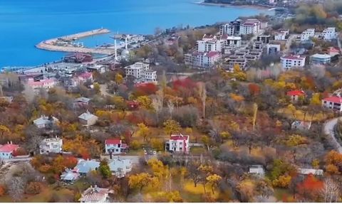 Van'da Sonbaharın Kartpostallık Renkleri