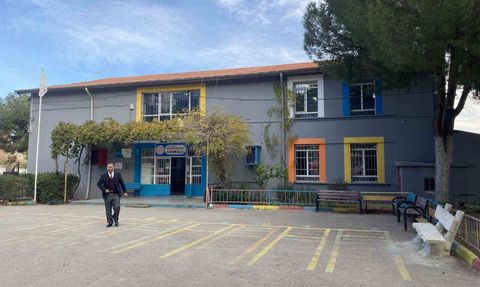 Velinin paylaşımı Alaşehir’de Yıldırım Beyazıt Okulu’nu yeniledi