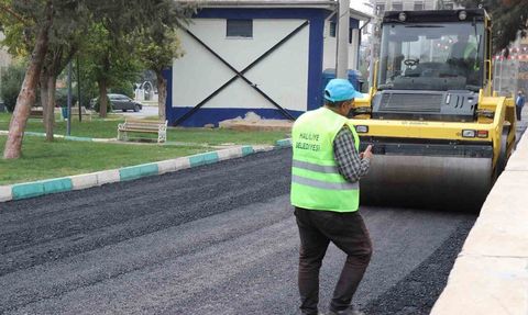 Veysel Karani Mahallesi'nde Asfalt Serimi
