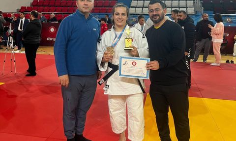 Yadigar Talayhan, İşitme Engelliler Olimpiyatları için Tokyo'ya uğurlandı