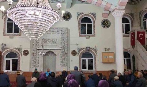 Yatağan’dan 26 kişilik umre kafilesi dualarla uğurlandı