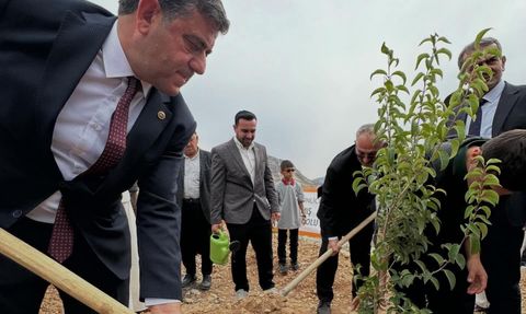 Yeşil Bir Gelecek İçin Sincik'te Fidan Dikimi