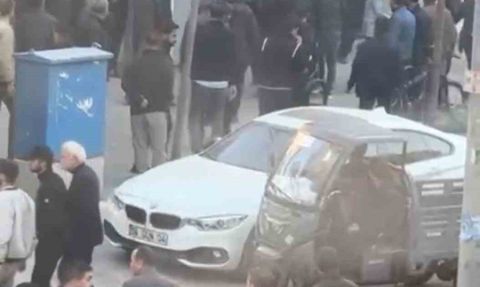 Yüksekova'da Cengiz Topel Caddesi'nde Kavgaya Polis Müdahalesi