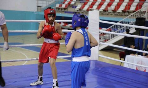 Ağrı'da Türkiye-İran-Nahçıvan Boks Dostluk Turnuvası tamamlandı