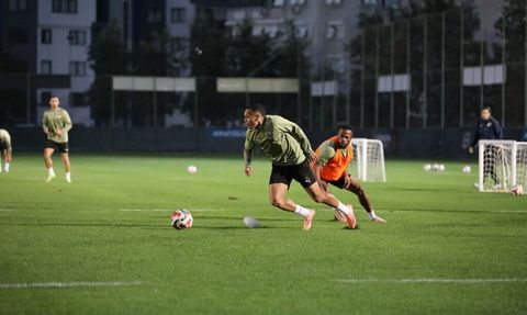 Alanyaspor, Antalyaspor maçı öncesi akşam idmanına başladı