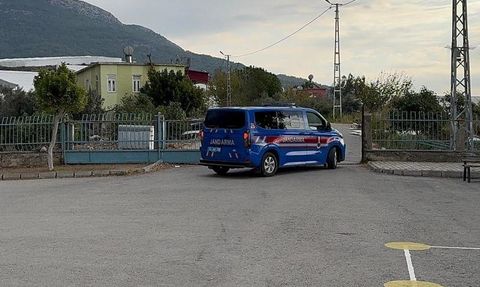 Anamur'da okul müdürüne silahlı saldırı: 12 yaşındaki öğrencinin babası da gözaltında
