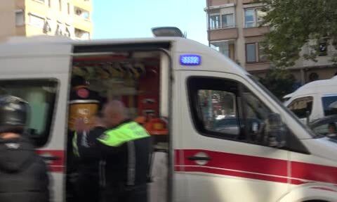 Antalya'da kavşakta iki motosiklet çarpıştı: 2 sürücü yaralandı