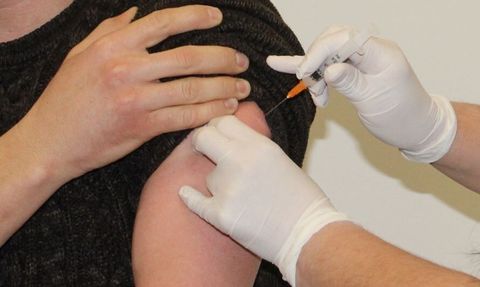 Ardıç: Aşıları kalp kriziyle eşitlemek hem yanlış hem tehlikeli