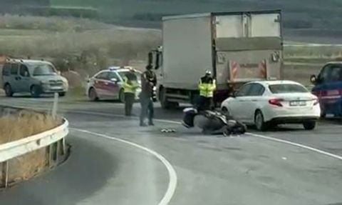 Arnavutköy'de motosikletle otomobil çarpıştı: 1 ölü