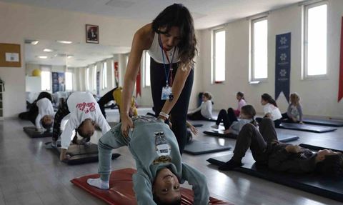 Aydın Büyükşehir Belediyesi’nin Çocuk Jimnastik Eğitimleri Sürüyor