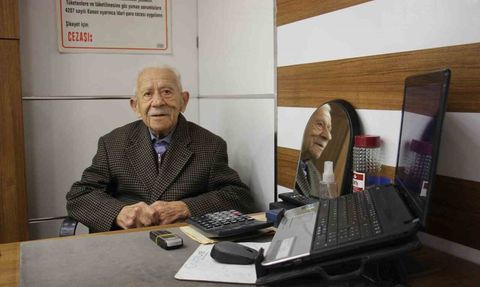 Aydınlı 90 yaşındaki sarraf Necdet Bezirgan: Dürüstlüğün iş hayatındaki önemi