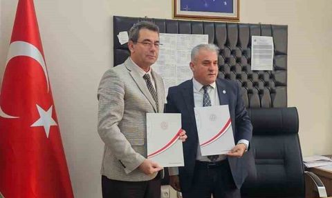 Ayvalık Meslek Yüksekokulu ile AYAL arasında eğitim iş birliği protokolü