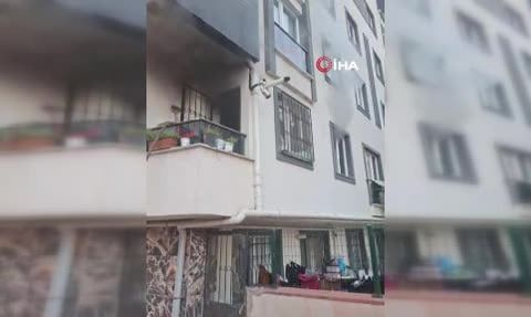 Bahçelievler'de 1. kattaki dairede yangın: itfaiye müdahalesiyle söndürüldü