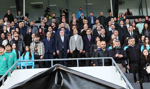 Bakan Bak Soma'da Nazım Yavuz Stadyumu'nun Açılışını Yaptı