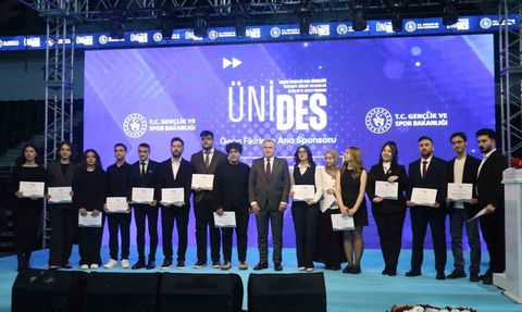 Bakan Bak: Türkiye gençlerle dünyada söz sahibi olacak