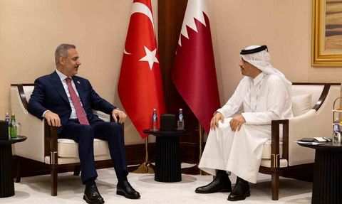 Bakan Hakan Fidan Doha'da Katarlı Mevkidaşı Al Thani ile Görüştü