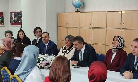 Bakan Tekin: Ülkesine güvenen ve üretimle gurur duyan bir nesil yetiştirmek istiyoruz