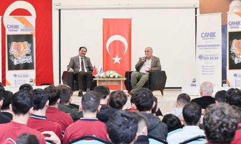 Başkan Sandıkçı: Eğitimin Her Aşamasında Öğrencilerimizin Yanındayız