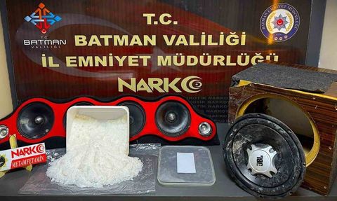 Batman'da midibüste ses sistemine zulalanmış 3 kilo 135 gram metamfetamin ele geçirildi