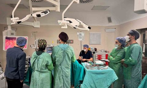 Bayburt Devlet Hastanesi'nde ilk V-Notes izsiz cerrahi başarıyla uygulandı