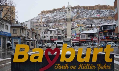 Bayburt'ta kar ve buzlanma uyarısı