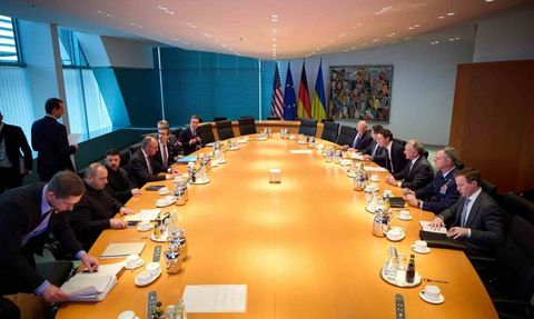 Berlin görüşmeleri sonuç vermedi: Zelenskiy ile Trump heyeti 5 saati aşan müzakerede uzlaşamadı