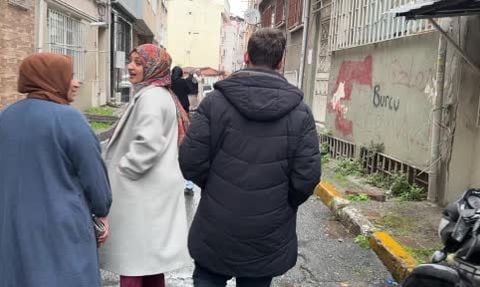 Beyoğlu'nda ilaçlama sonrası 5 kişilik aile zehirlenme şüphesiyle hastaneye kaldırıldı