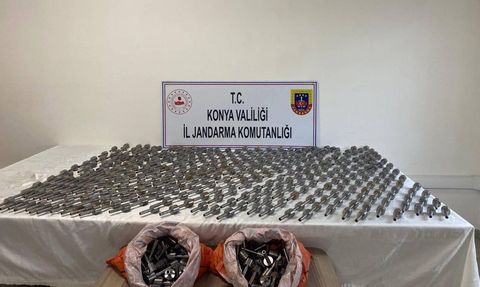 Beyşehir'de çuval içinde 586 tabanca namlusu ele geçirildi
