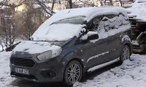 Bitlis’te kar nedeniyle okullar 1 gün tatil edildi, 35 köy yolu kapandı