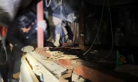 Bitlis'te tır dorsesinde 31 düzensiz göçmen yakalandı