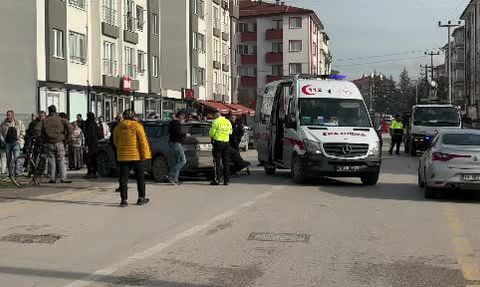 Bolu'da kafa kafaya çarpışma: Motosiklet sürücüsü yaralandı