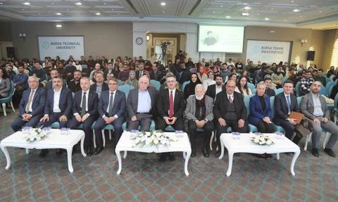 BTÜ'de 'Doç. Dr. Şakir Kocabaş' anısına yapay zekâ sempozyumu — İnsan zekâsına vurgu