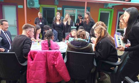 BUBFA ile Renklerle Umut: Minik Eller, Büyük Hayaller Projesi Burhaniye'de