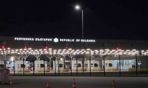 Bulgaristan'da 32 km'lik tır kuyruğu: Yunanistan'daki çiftçi eylemleri lojistiği sekteye uğrattı