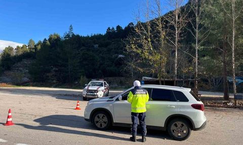 Burdur'da jandarma trafik denetimlerini sıklaştırdı