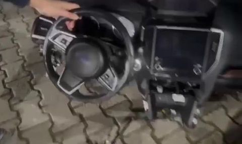 Bursa’da 12 milyon TL değerinde gümrük kaçağı otomobil parçaları ele geçirildi